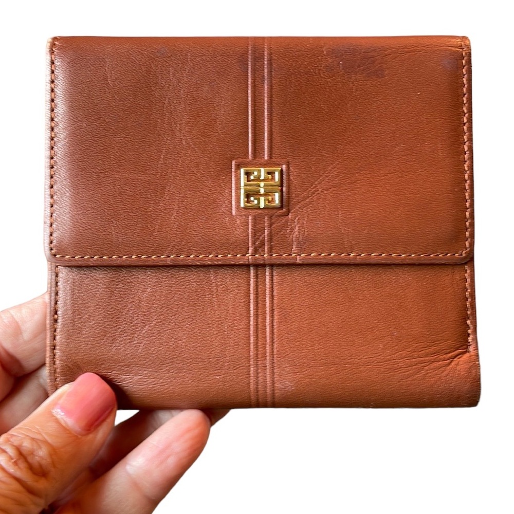 Vintage Givenchy Women’s Bifold Leather Wallet With Two Snaps and Cash Pocket